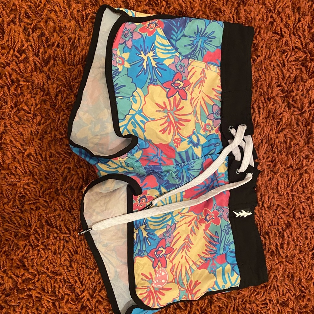 Maui and sons swim shorts